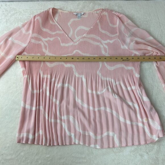 Nine West Pink & White Pleated  V-Neck Long Sleeve Top Blouse Size L Summer Top - Picture 3 of 12